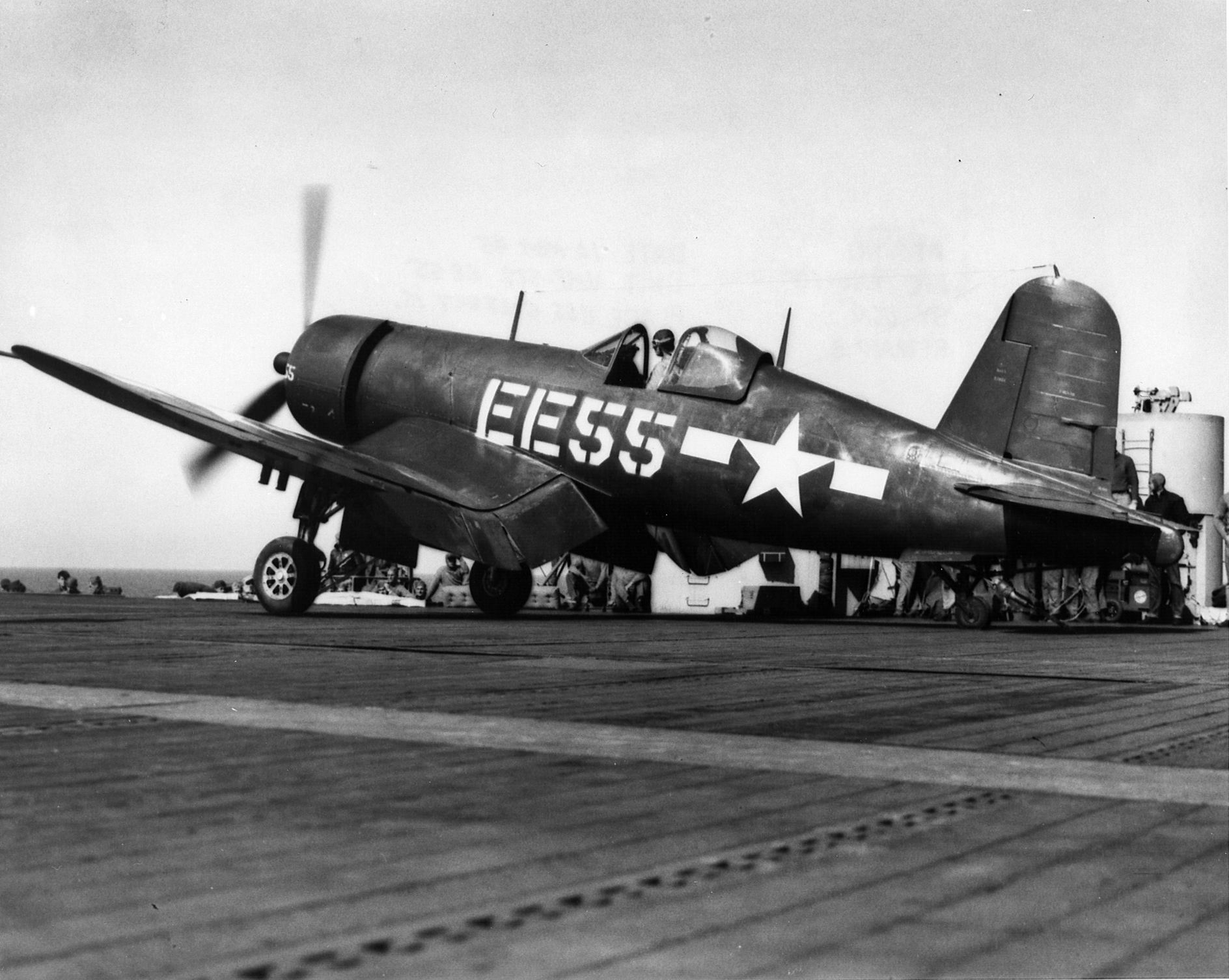Vought F4U 1D Corsair MCVG 2 VMF 512 EE55 CVE 107 USS Gilbert Islands 6th Mar 1945 02