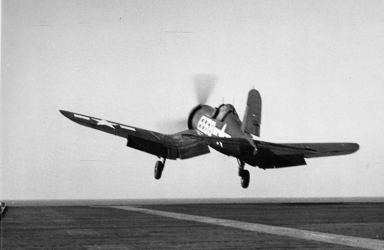 Vought F4U 1D Corsair MCVG 2 VMF 512 EE68 launched CVE 107 USS Gilbert Islands Mar 1945 01