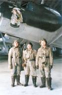 Asisbiz Dornier Do 17P1 1.(F)AufklGr123 crew next to their assigned aircraft eBay 01