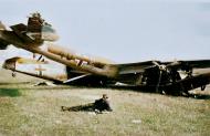 Asisbiz Dornier Do 17P1 2.(F)AufklGr123 4U+EK landing mishap at Auxerre 16 June 1940 04