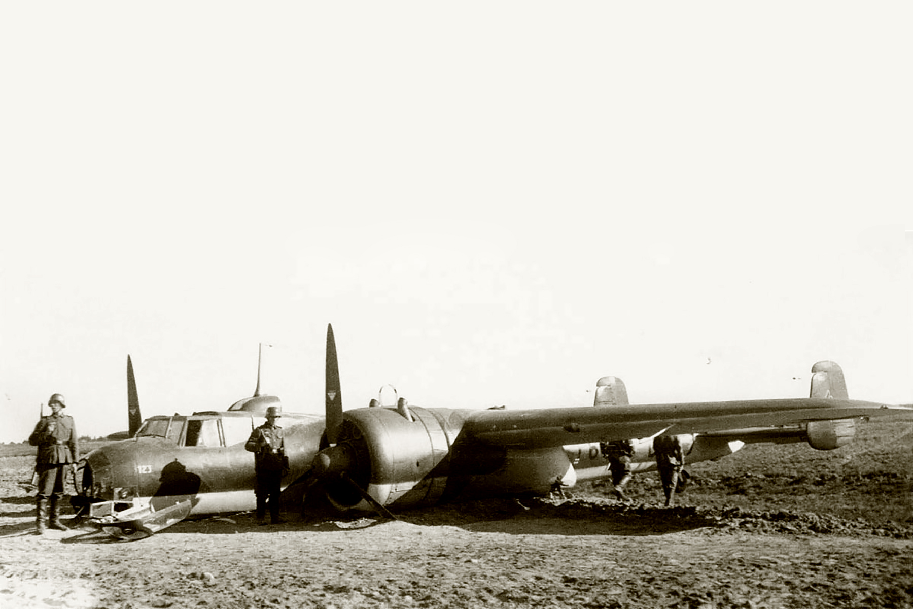 Dornier Do 17P Stab III.StG2 T6+Dx force landed Wielka Klonia Poland 1939 01