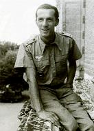 Asisbiz Aircrew Luftwaffe Geschwaderstab KG100 pilot Oblt Roderich Cescotti photographed in Toulouse France 1944 web 01