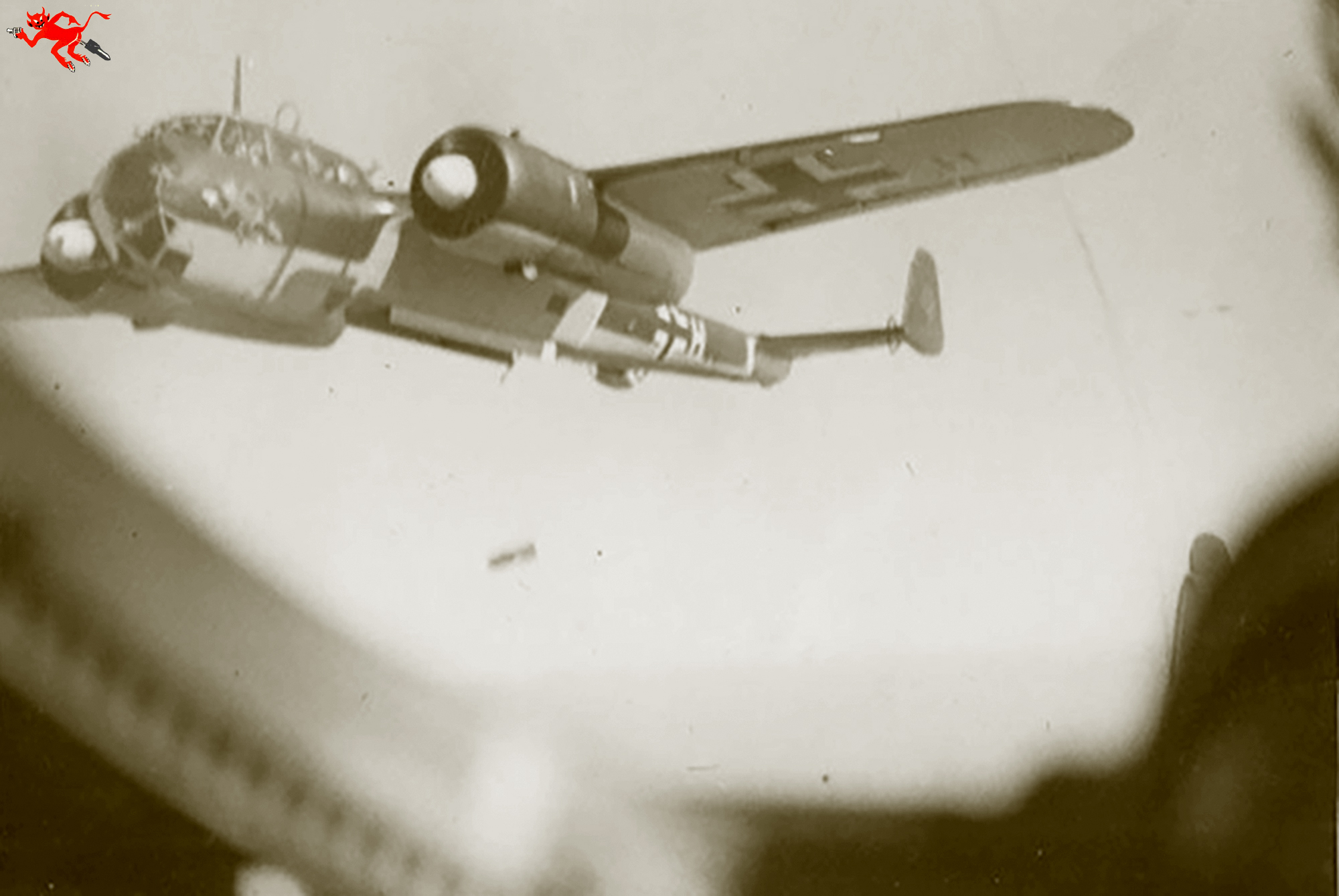 Dornier Do 17Z 1.KG76 F1+HK White H in tight formation as it drops its bombs over the DZ ebay 01