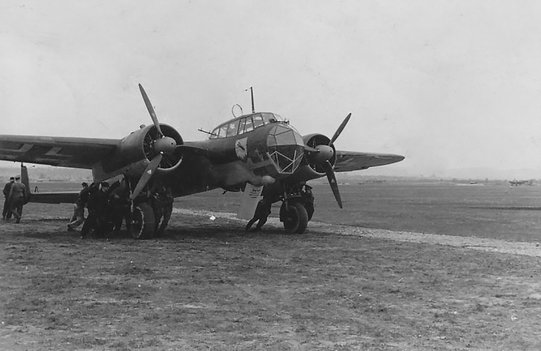 Dornier Do 17Z 3.KG76 being moved the hard way as luftwaffe personnel help to push the aircraft ebay 01