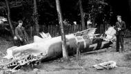 Asisbiz Dornier Do 17Z 9.KG76 F1+HT sd crew KIA and destoryed a house Sunnycroft Kenley 18th Aug 1940 01