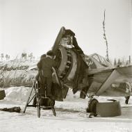 Asisbiz Brewster Buffalo MkI FAF LeLv24 BW378 Lake Viiksjärvi 17th Mar 1942 02