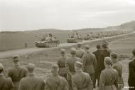 Asisbiz Finnish army parade their newly acquired Sturmgeschutz III at Enso 4th Jun 1941 151608