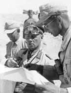 Asisbiz Field Marshal Erwin Rommel with his aides North Africa 01