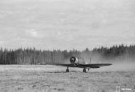 Asisbiz Fiat G50 Freccia FAF 3.LeLv26 FAxx taking off Raudun Finland 3rd Sep 1942 106590