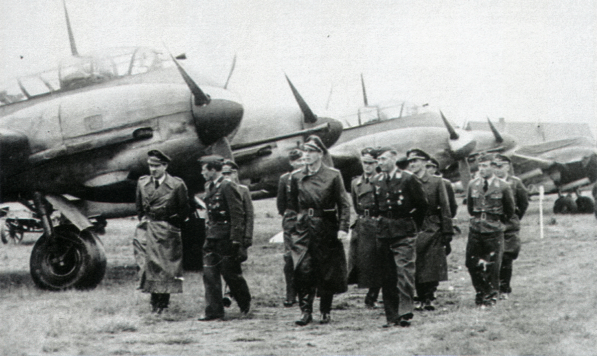  [Matchbox]  Messerschmitt Me-410 - Fini Aircrew-General-der-Jagdflieger-Adolf-Galland-inspects-Ekdo-25-Achmer-1943-03