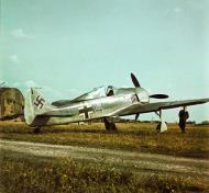 Asisbiz Focke Wulf Fw 190A2 4.JFS4 Blue 4 1942 01