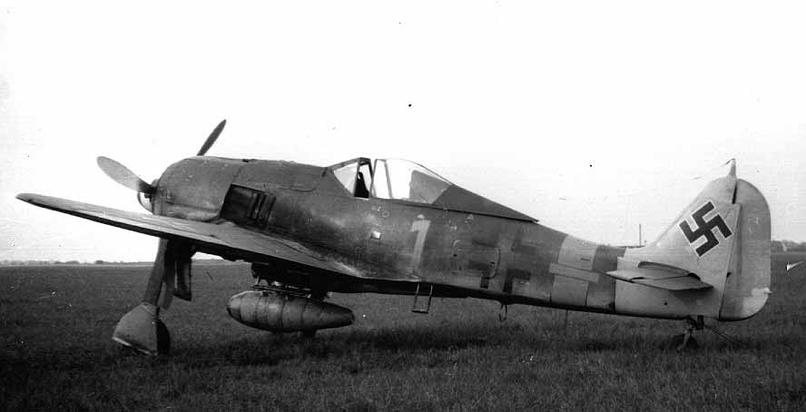 Asisbiz Focke Wulf Fw 190A8 II.JG1 Yellow 1 Denmark 1945-01