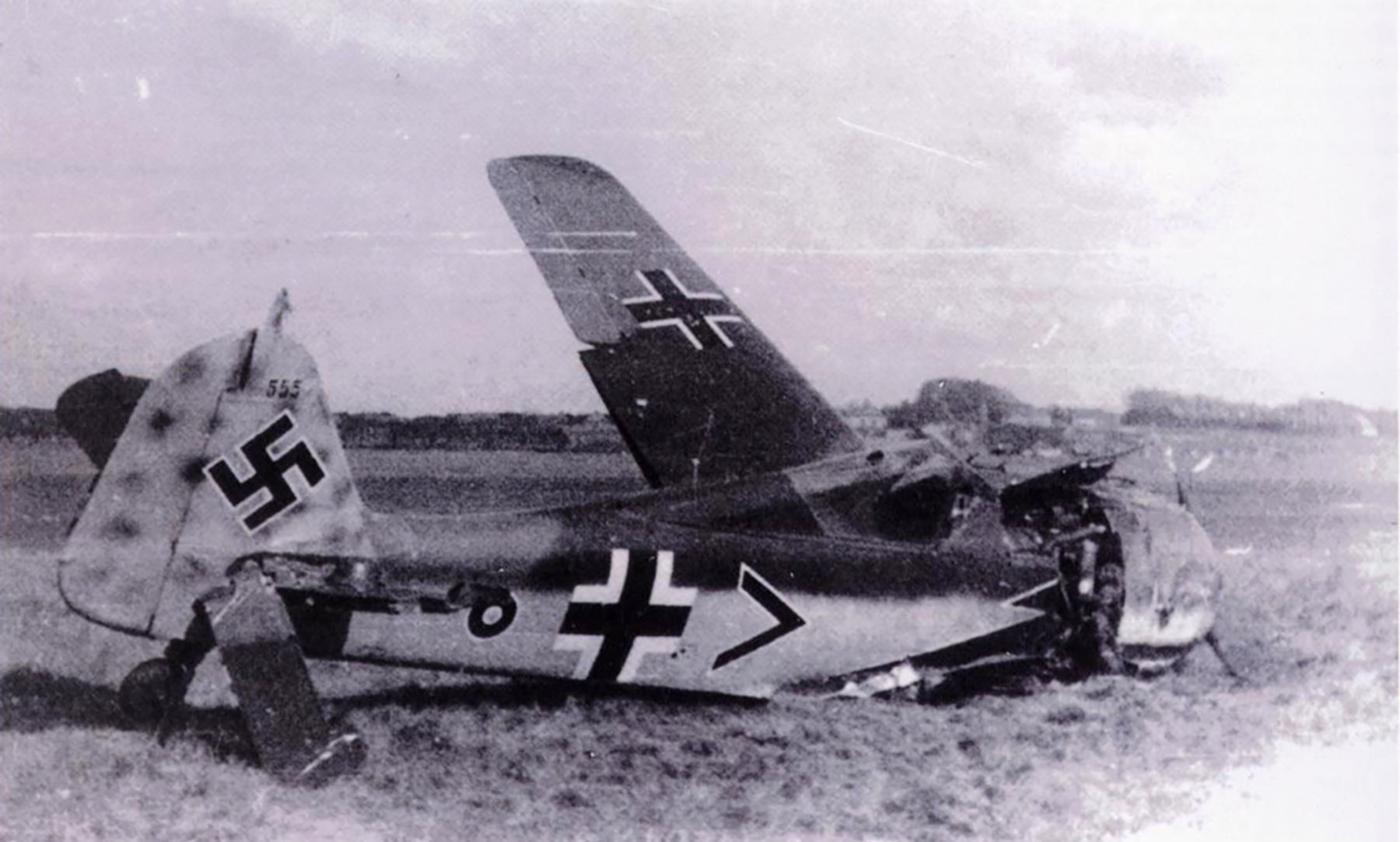 Советский истребитель сбил. Фокке-Вульф FW-190 Штурмовик. Немецкий самолёт Фокке Вульф. Сбитый Фокке Вульф.