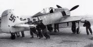 Asisbiz Focke Wulf Fw 190A2 10.JG1 White 1 Friedrich Eberle WNr 518 at Woensdrecht nr Bergen op Zoom Holland May 1942 02