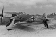 Asisbiz Focke Wulf Fw 190A2 7.JG2 (W9+I) Willi Stratmann France 1942 02