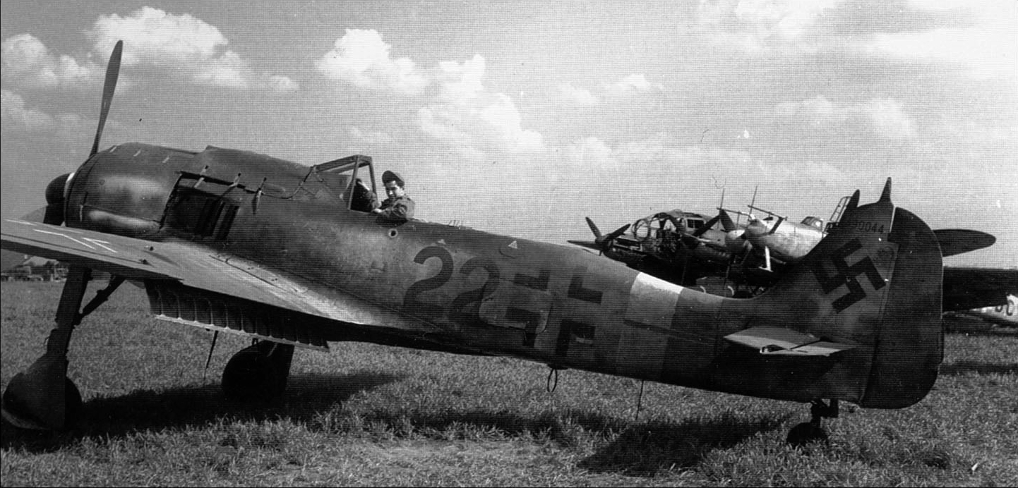 Focke-Wulf-Fw-190A9-6.JG301-(R22+-)-WNr-