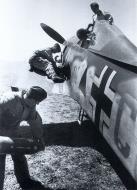 Asisbiz Focke Wulf Fw 190A5 I.SG1 Green C Triangle April 1943 01