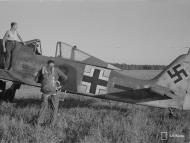 Asisbiz Focke Wulf Fw 190A 5.SG3 Black 2 WNr 0461 begins its mission at Immola 2nd Jul 1944 01