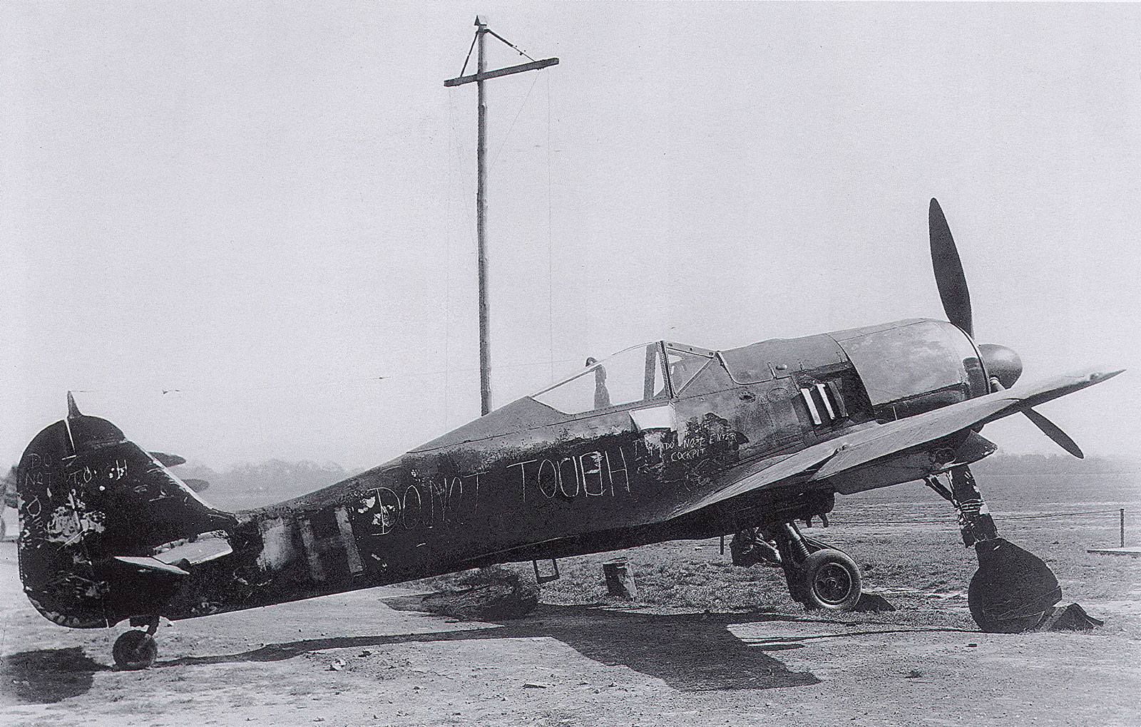 Asisbiz Focke Wulf Fw 190A 7.SKG10 H delta WNr 7155 RAF West