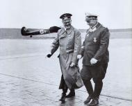 Asisbiz Adolf Hitler and Goring France 1940 01
