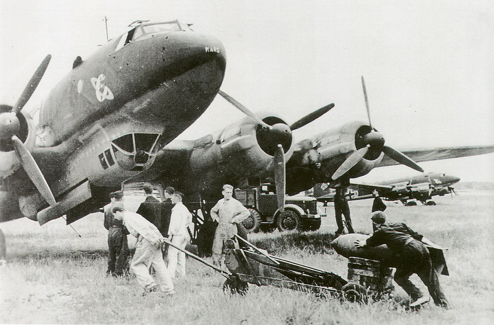 Focke Wulf Fw 200C Condor KG40 loading SC 250 bombs 01