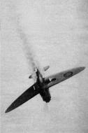 Asisbiz Kanalkampf Camera battle footage between Luftwaffe He 111H bombers and a RAF Spitfire off the coast 1941 05