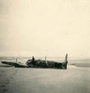 Asisbiz Heinkel He 111 lies abandoned after belly landing on a beach ebay 01