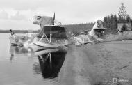 Asisbiz Soviet seaplane MBR 2M34 in Finnish markings VV 182 moored 1943 01