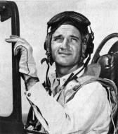 Asisbiz Aircrew USN CDR David McCampbell Commander Air Group 15 in his F6F 5 Hellcat Minsi III 04