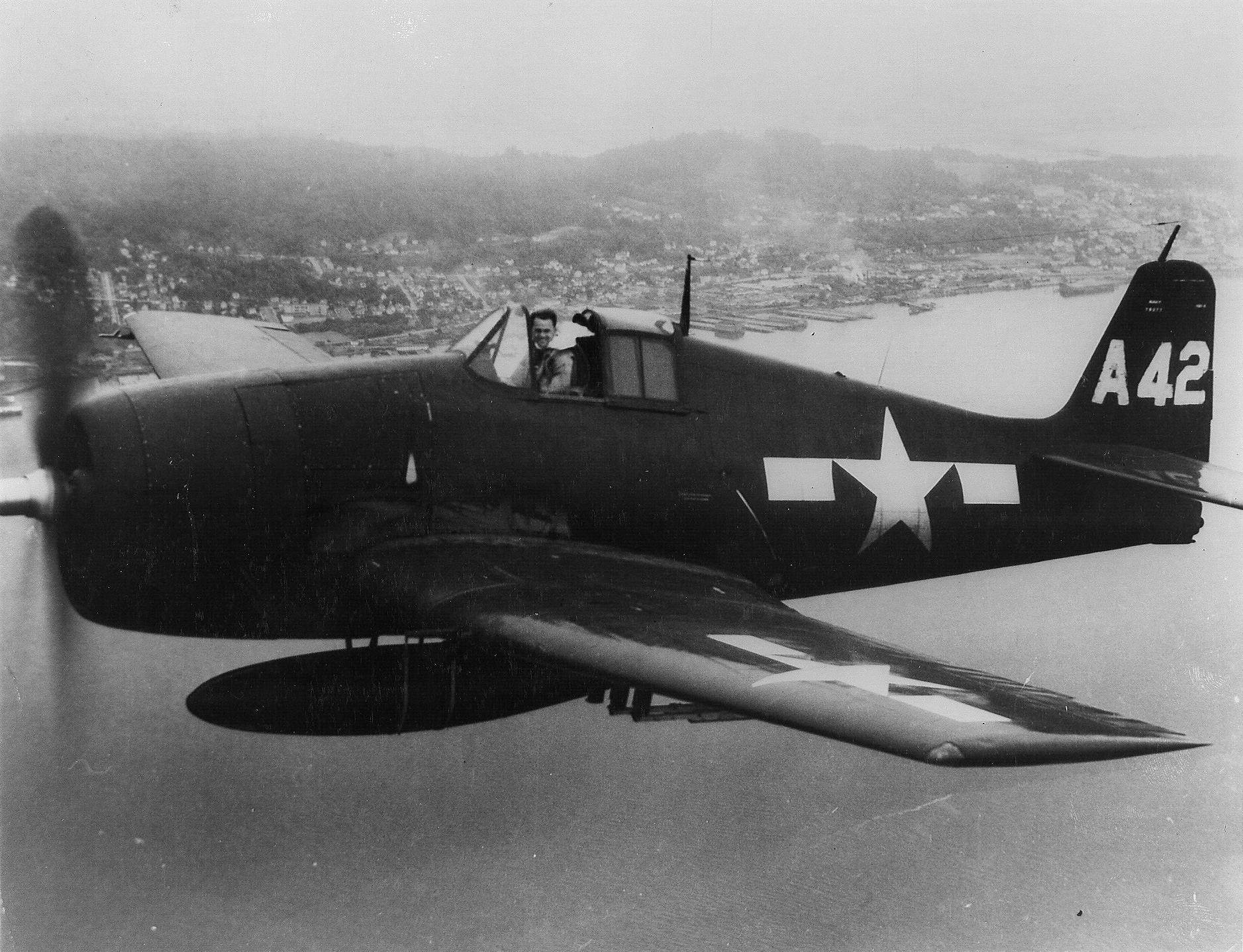 Grumman F6F 5 Hellcat VBF 6 White A42 over Astoria OR 1945 01