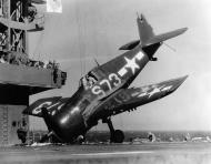 Asisbiz Grumman F6F 5 Hellcat VBF 11 White S73 landing mishap CVE 89 USS Takansis Bay 1945 01