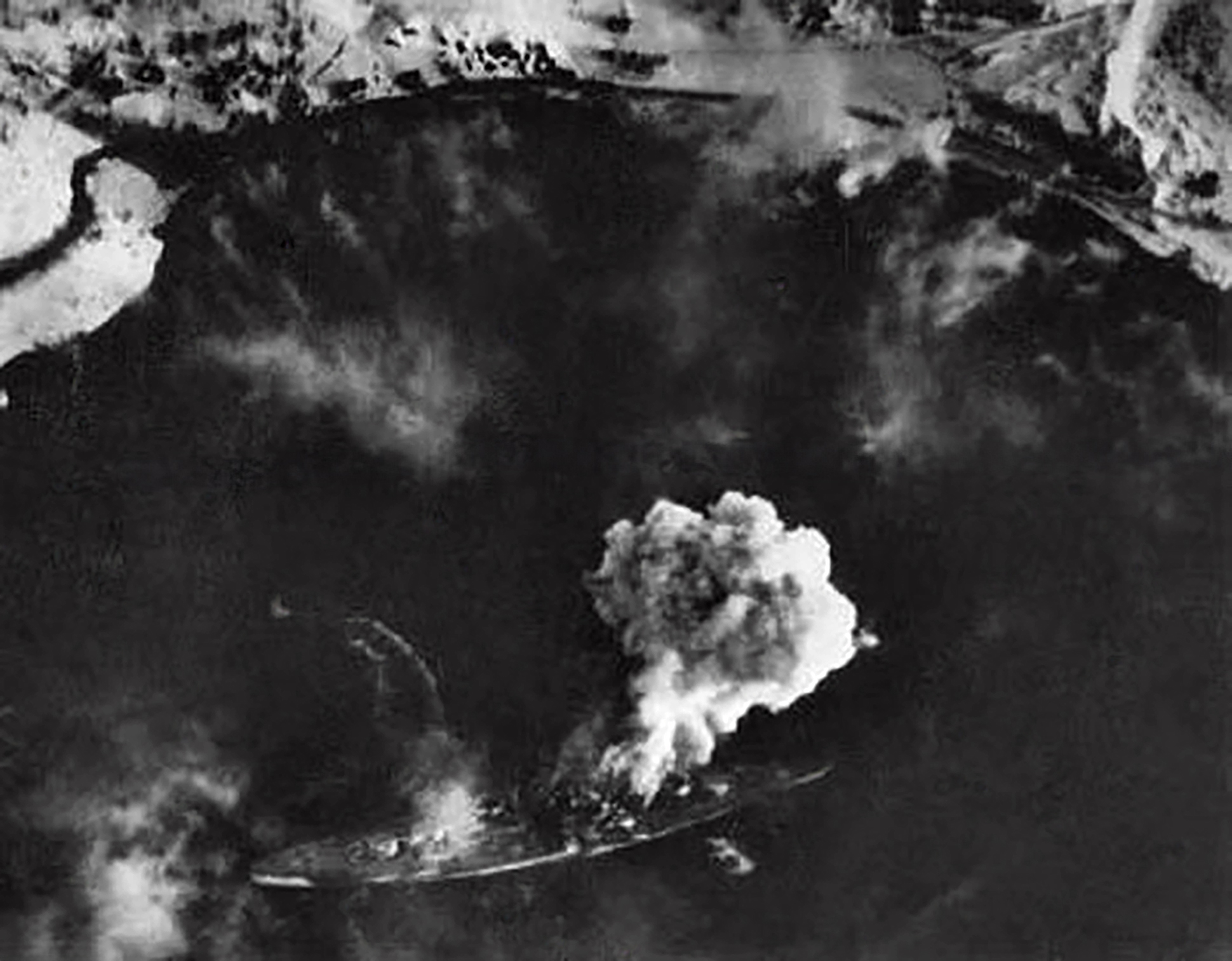 Aerial traget photo showing the strike against the Kriegsmarine Tirpitz 01