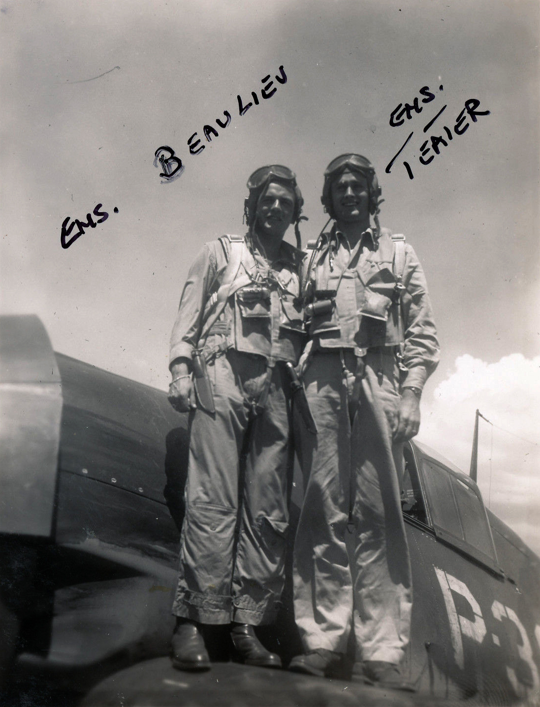Aircrew USN VBF 8 Ens Beaulieu Ens Teater NAS Puunene 1945 01