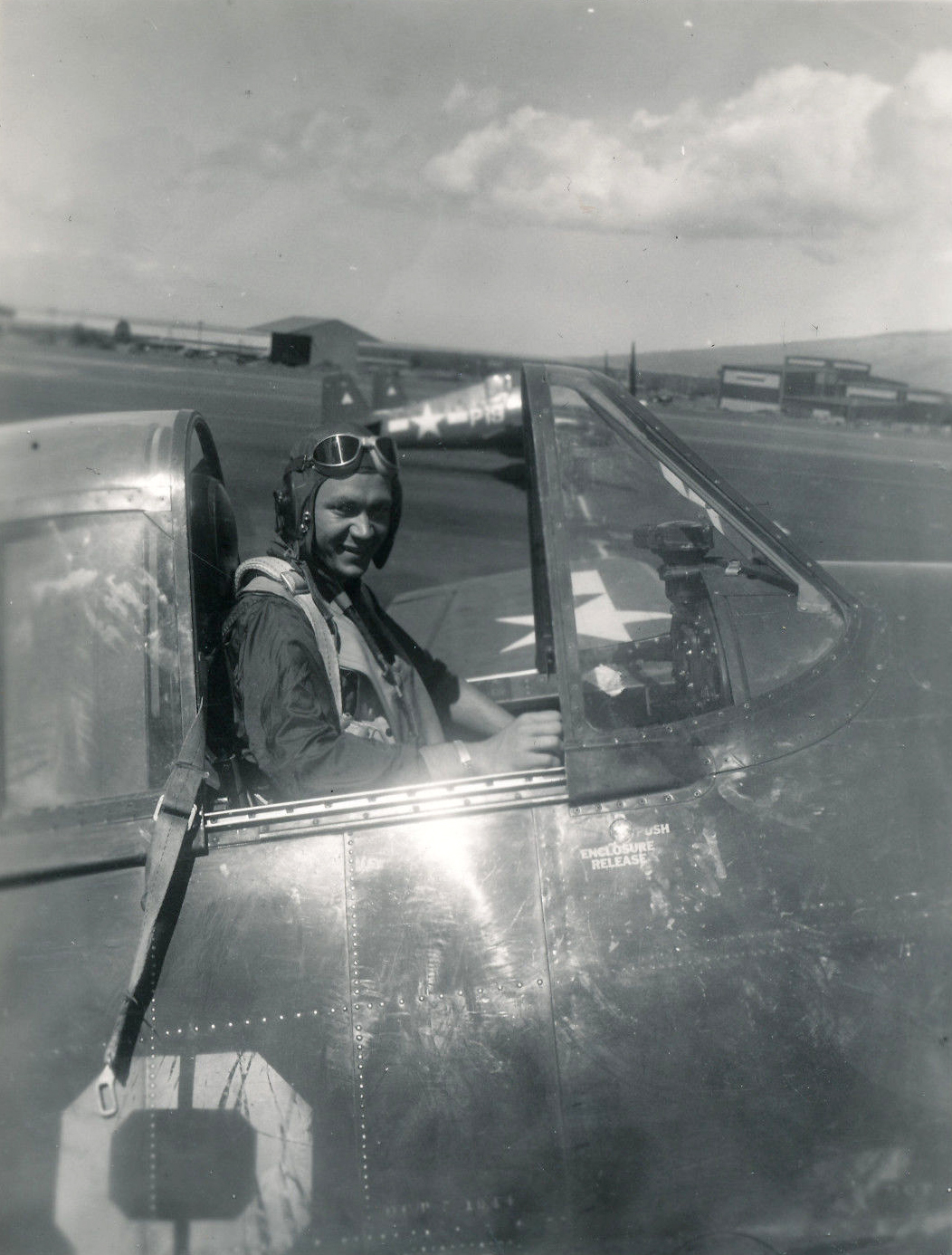 Aircrew USN VBF 8 Ens Bill Bond NAS Puunene 1945 01