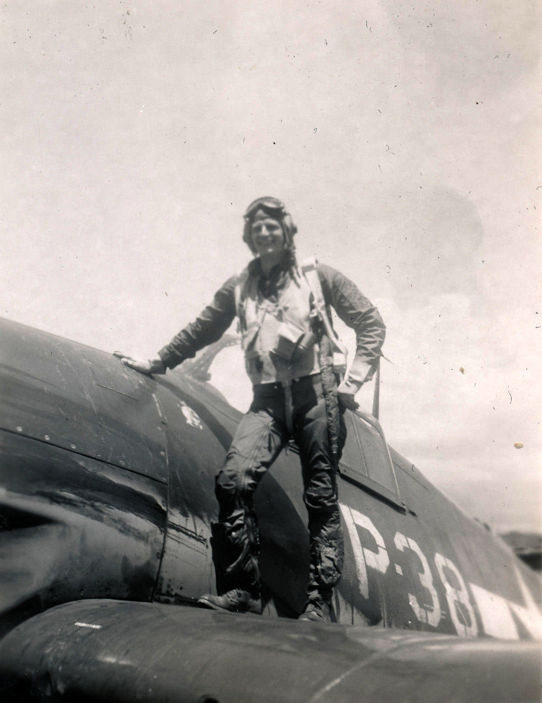 Aircrew USN VBF 8 Ens Brooker NAS Puunene 1945 01