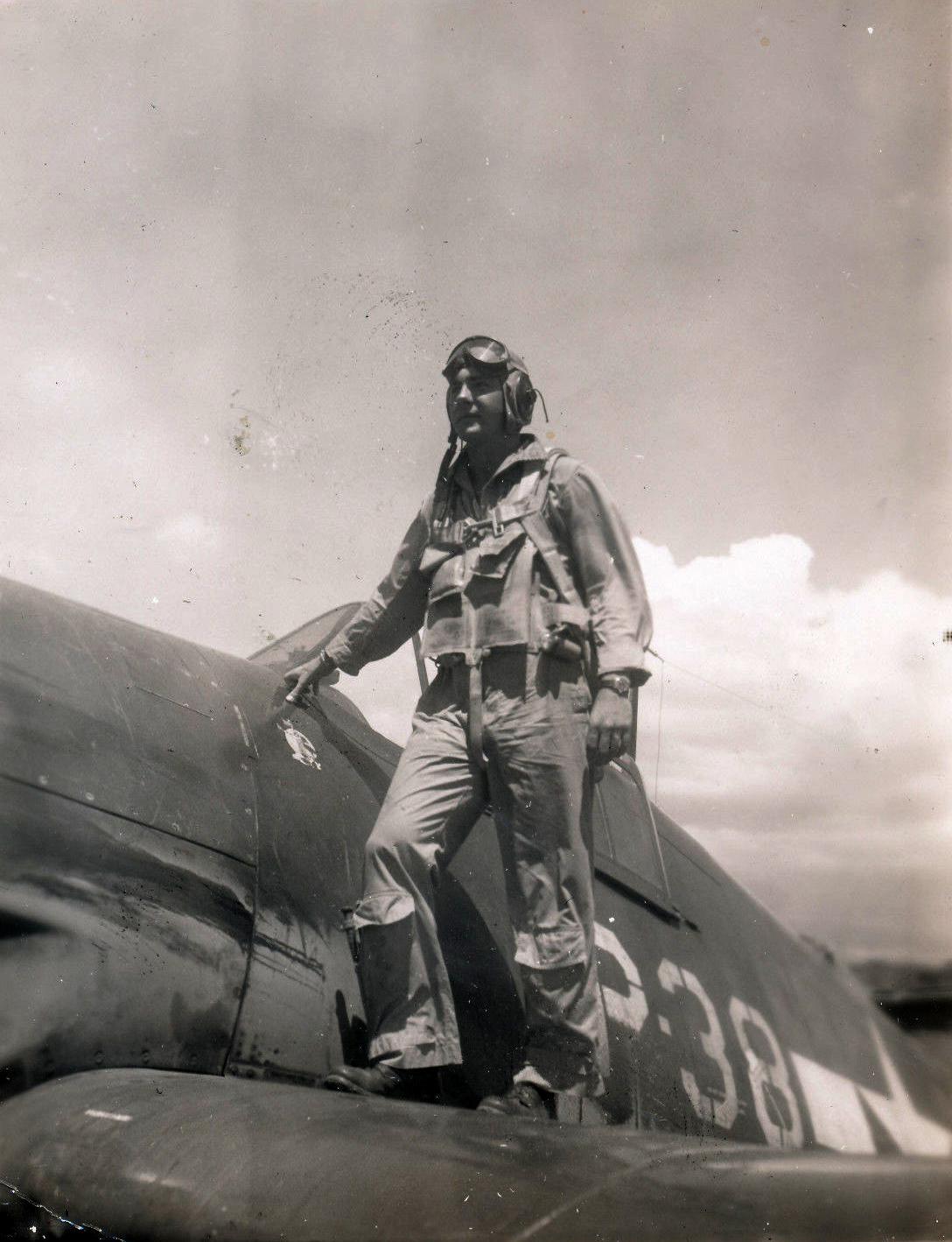 Aircrew USN VBF 8 Ens Coble NAS Puunene 1945 01