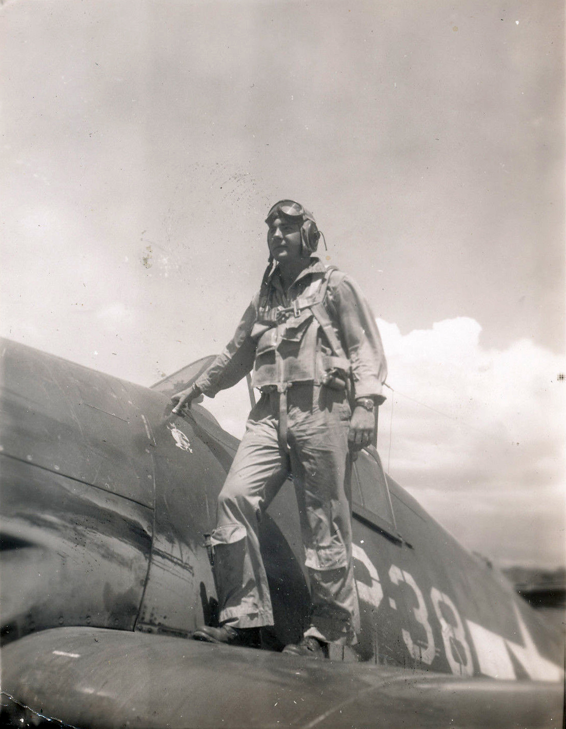 Aircrew USN VBF 8 Ens Coble NAS Puunene 1945 2