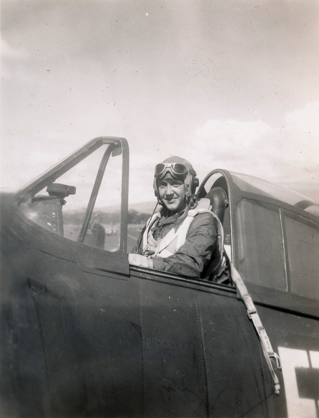 Aircrew USN VBF 8 Ens Dan Cannon NAS Puunene 1945 01