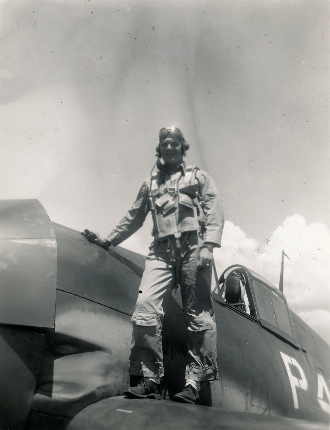 Aircrew USN VBF 8 Ens Hoffman NAS Puunene 1945 01