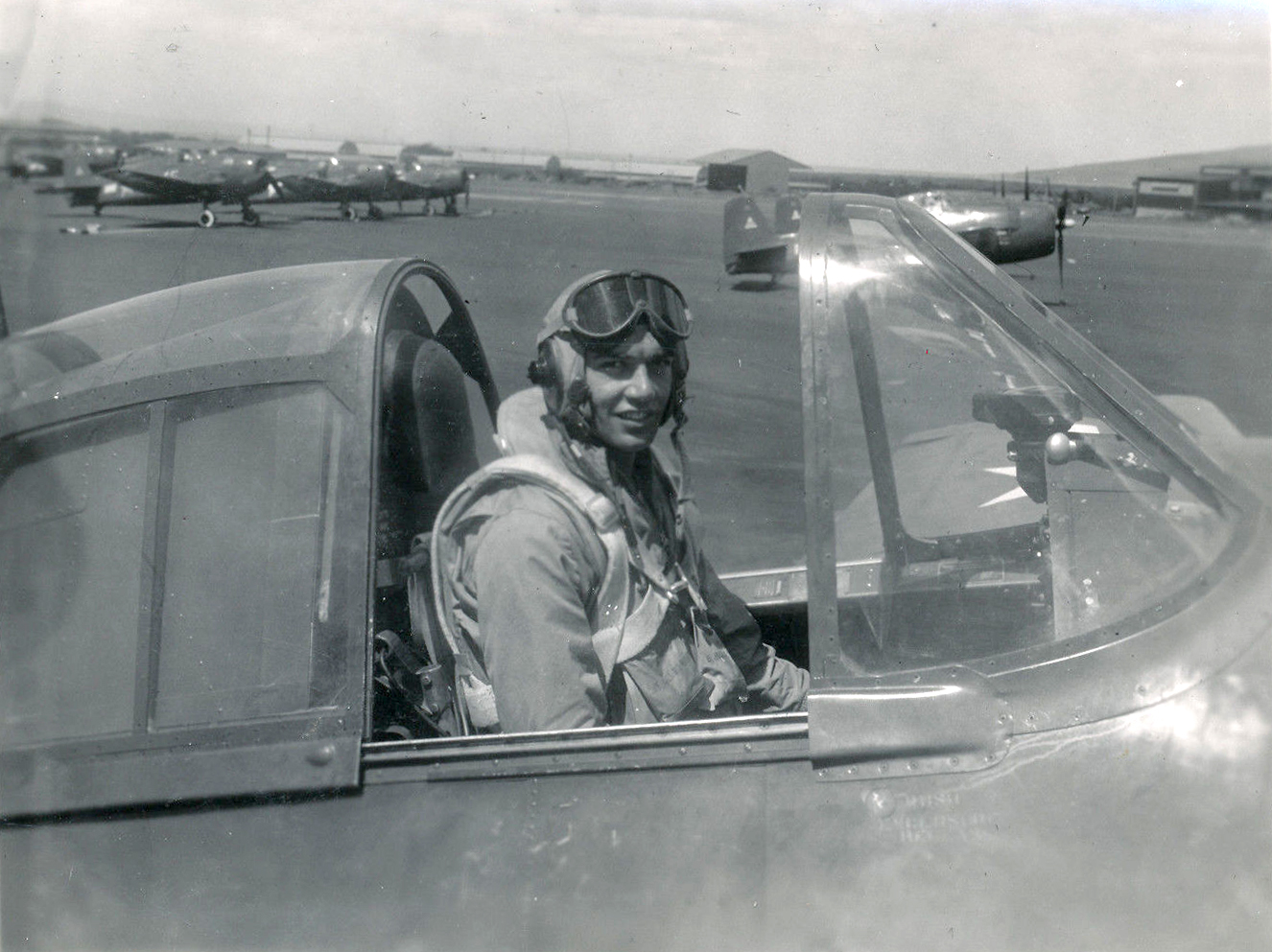 Aircrew USN VBF 8 Ens Johnson NAS Puunene 1945 01