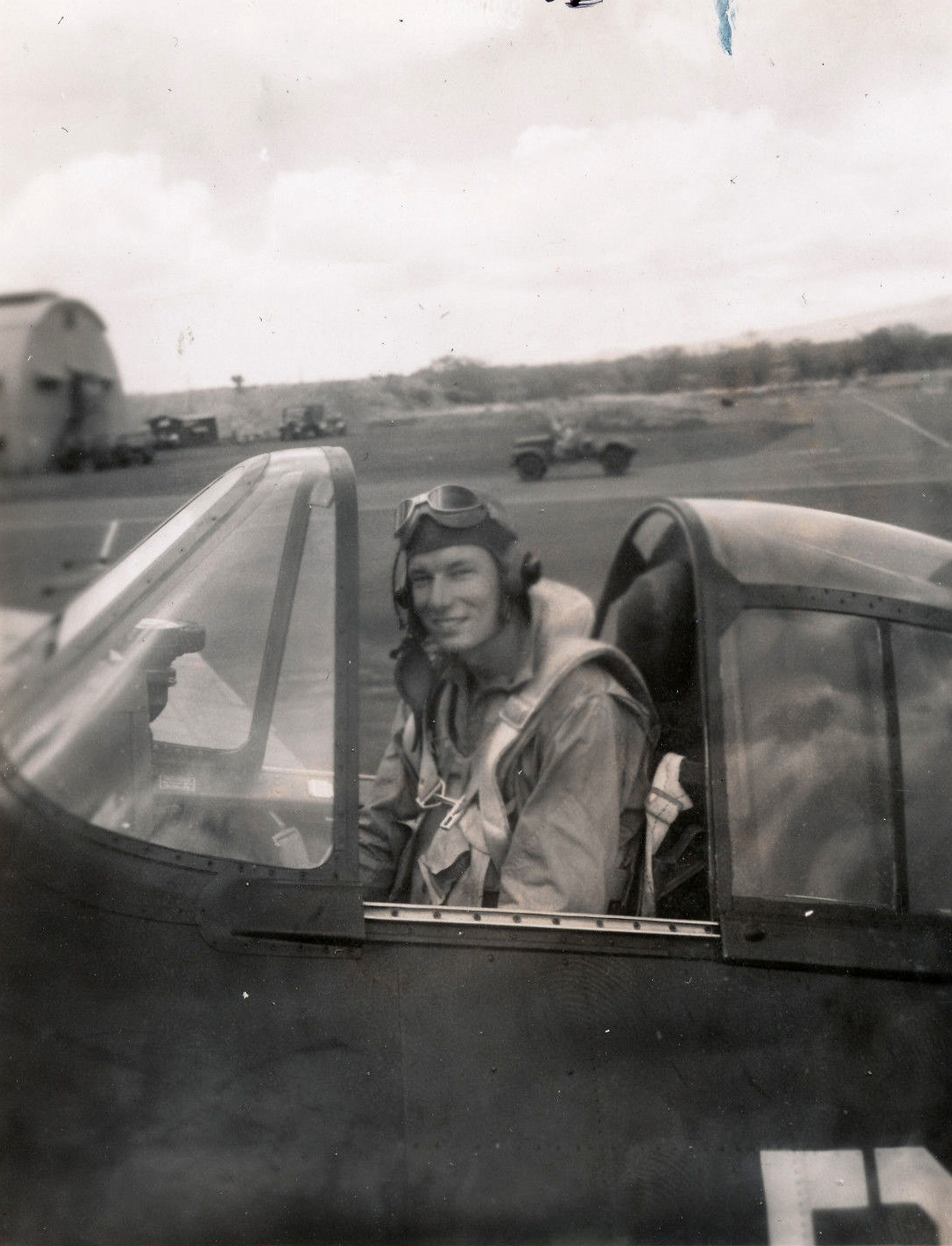 Aircrew USN VBF 8 Ens Pond 01