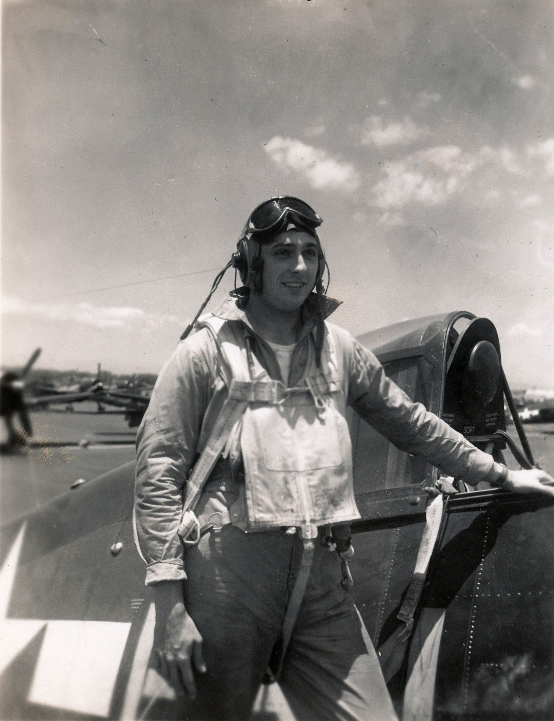 Aircrew USN VBF 8 Ens Sthelin NAS Puunene 1945 01