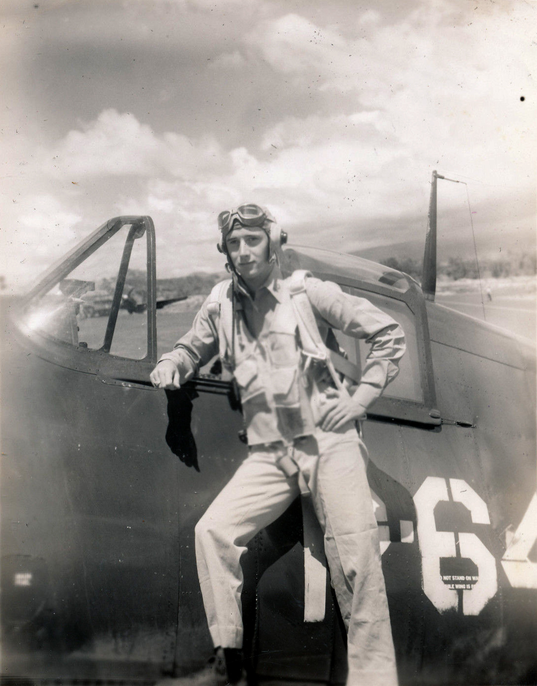 Aircrew USN VBF 8 LtJG Blackwell NAS Puunene 1945 01