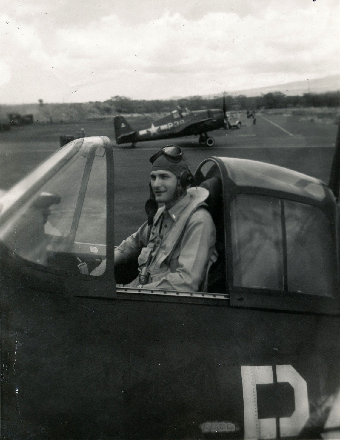 Aircrew USN VBF 8 LtJG Don Hope NAS Puunene 1945 01