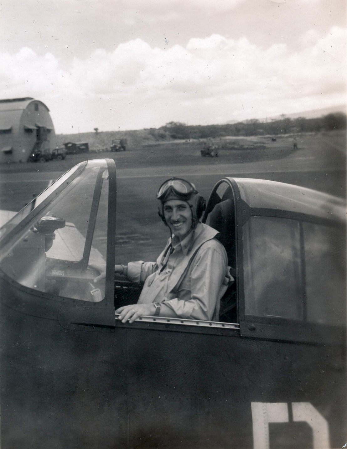 Aircrew USN VBF 8 LtJG Lair NAS Puunene 1945 01