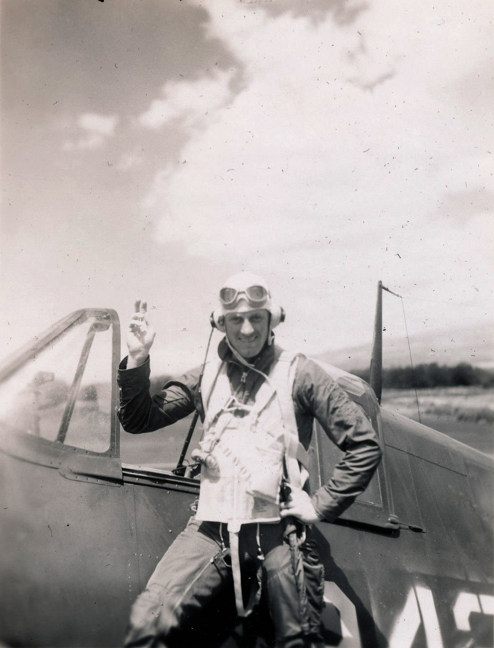 Aircrew USN VBF 8 LtJG Nicholl NAS Puunene 1945 01