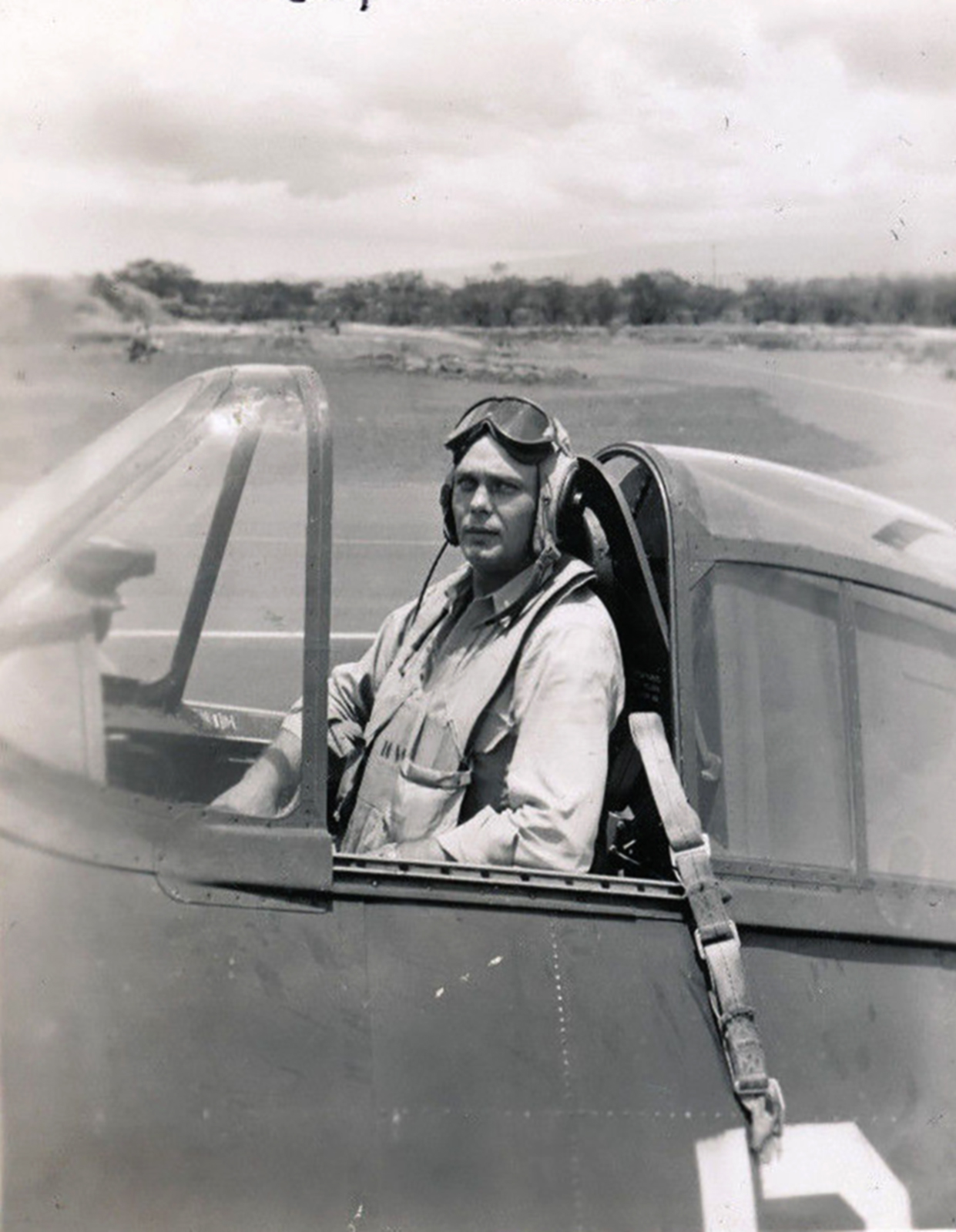 Aircrew USN VBF 8 LtJG Walters NAS Puunene 1945 01