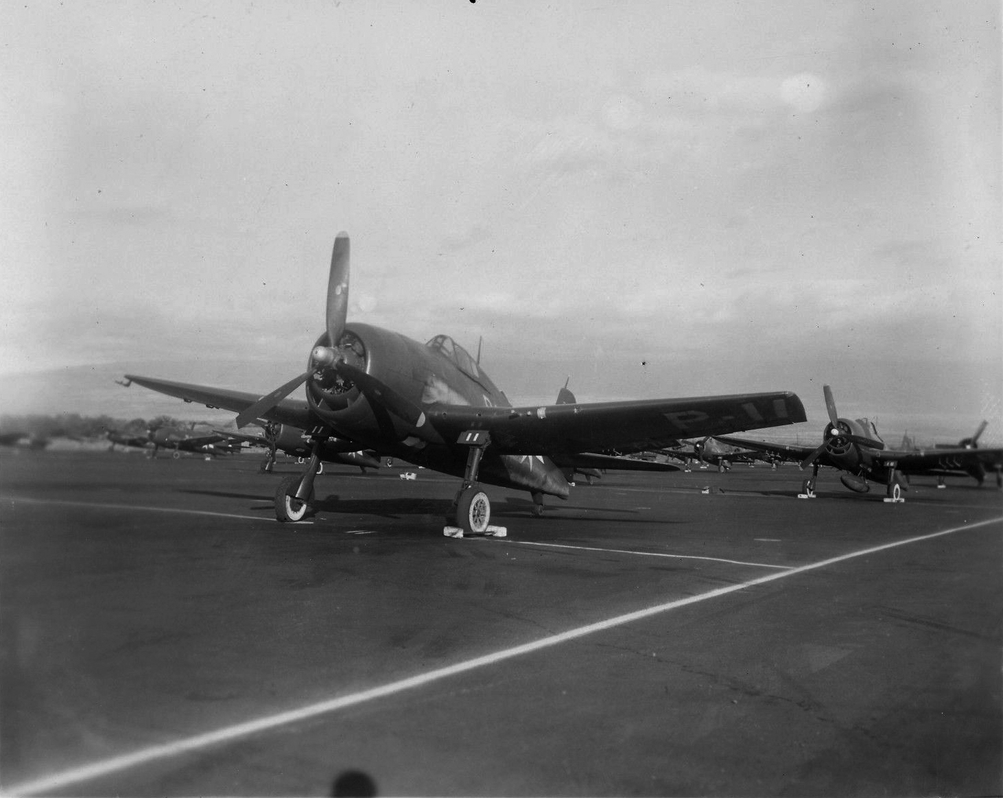 Grumman F6F 5 Hellcat VBF 8 White P11 NAS Puuene Maui May Aug 1945 01