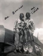 Asisbiz Aircrew USN VBF 8 Ens Beaulieu Ens Teater NAS Puunene 1945 01
