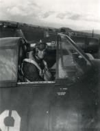 Asisbiz Aircrew USN VBF 8 LCDR Kicker NAS Puunene 1945 01